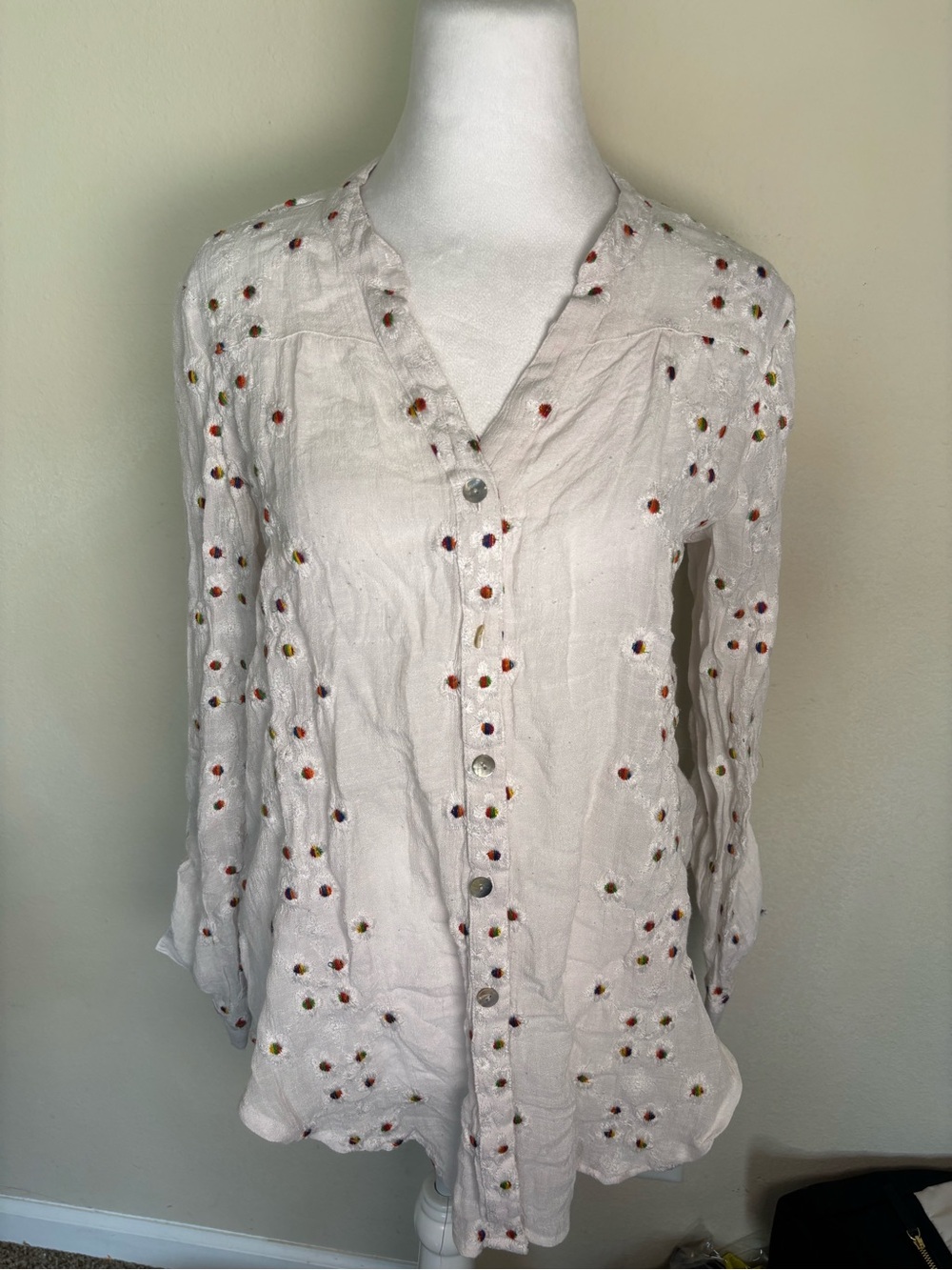 Fig & Flower White Floral Eyelet Embroidered Button Down Gauze Blouse